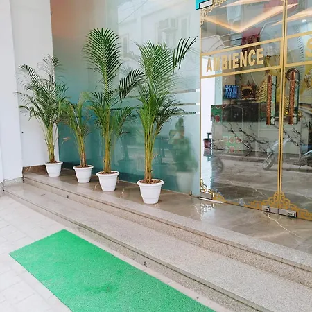 Hotel Ambience Suites Near Igi Airport T3